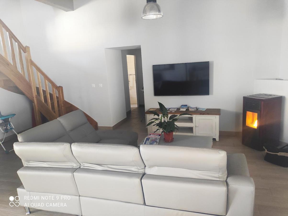Chambre D'Hotes Le Domaine Des Hirondelles Champcenest ภายนอก รูปภาพ