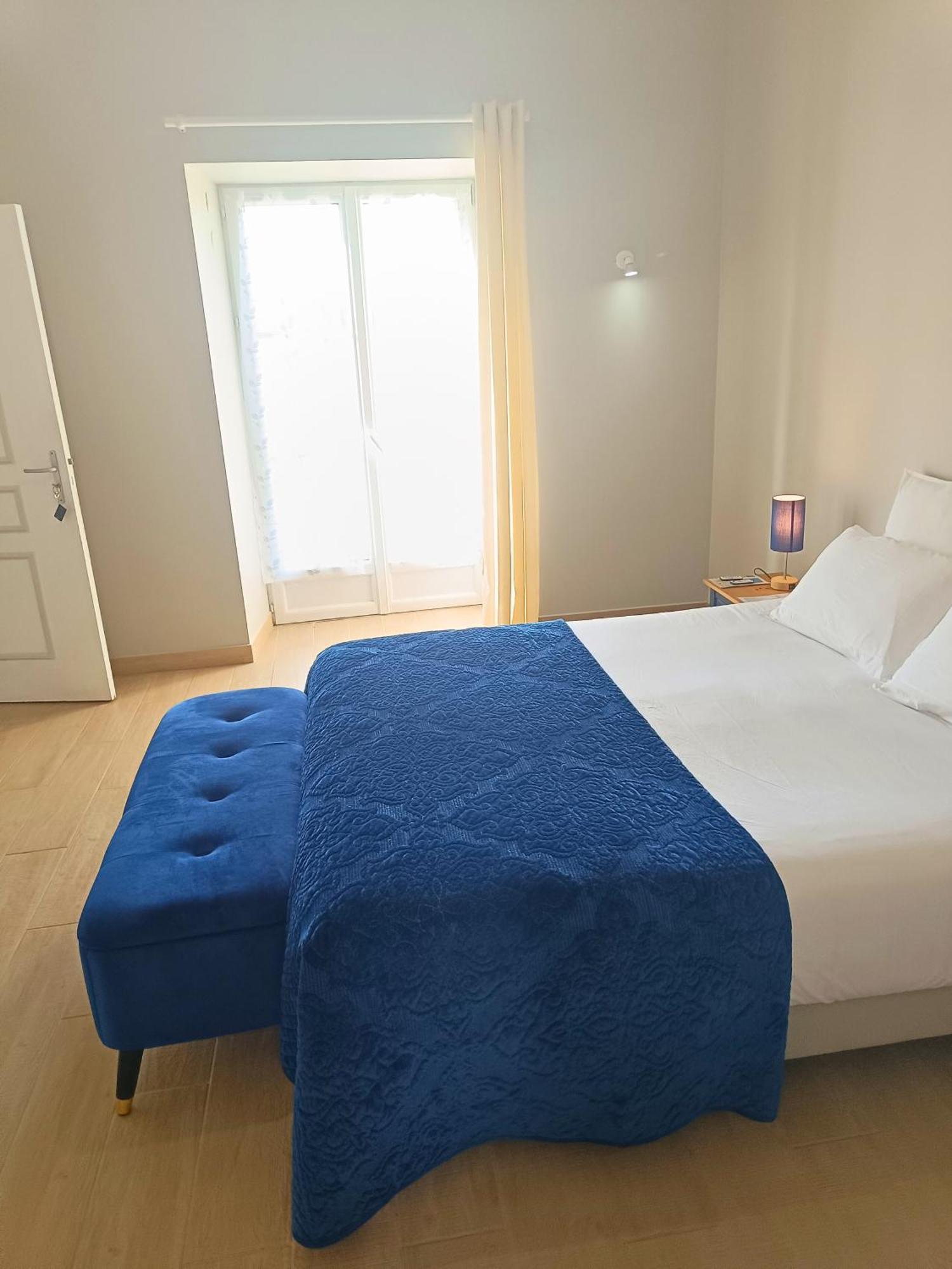 Chambre D'Hotes Le Domaine Des Hirondelles Champcenest ภายนอก รูปภาพ