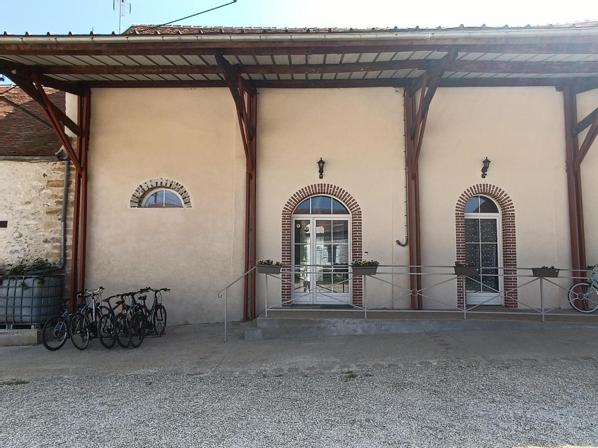 Chambre D'Hotes Le Domaine Des Hirondelles Champcenest ภายนอก รูปภาพ