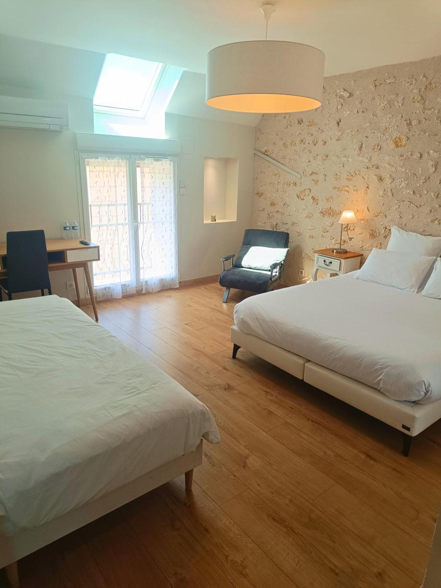 Chambre D'Hotes Le Domaine Des Hirondelles Champcenest ภายนอก รูปภาพ
