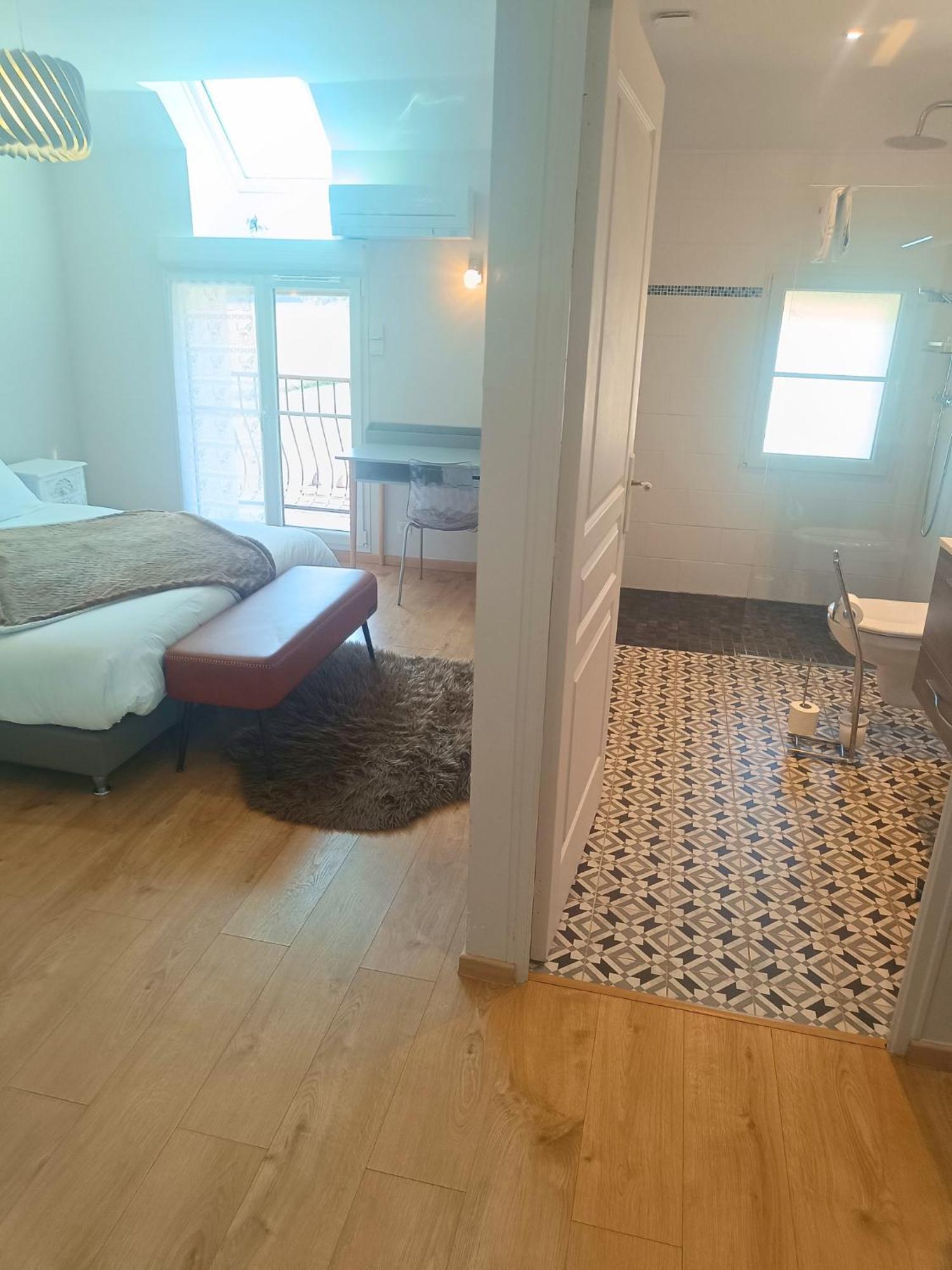 Chambre D'Hotes Le Domaine Des Hirondelles Champcenest ภายนอก รูปภาพ